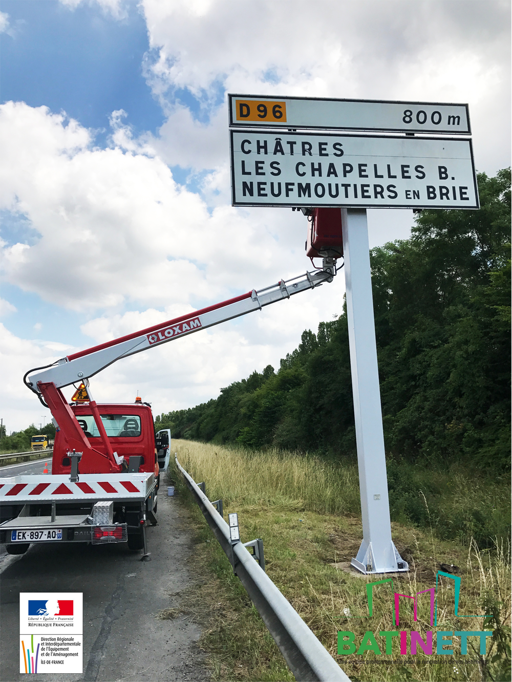 maintenance de routes departementales D96 panneau fleche