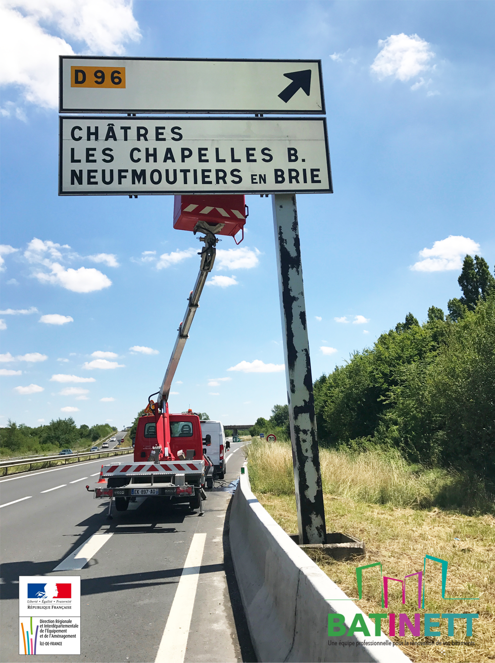 panneau fleche DIRIF D96 nettoyage et lavage des routes departementales